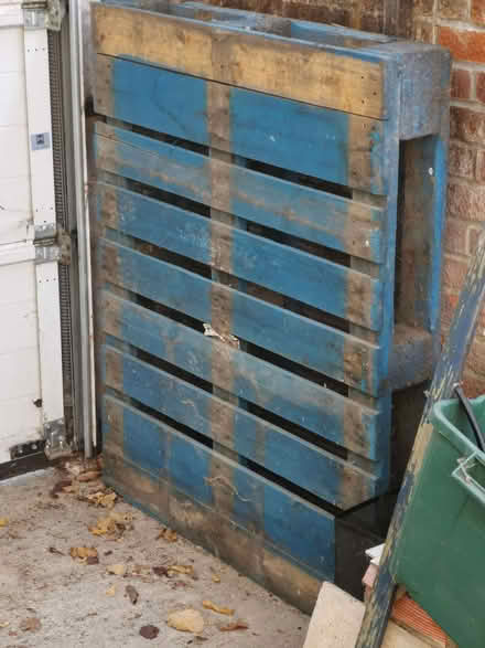 Photo of free Wooden pallet (Bexleyheath DA7) #1