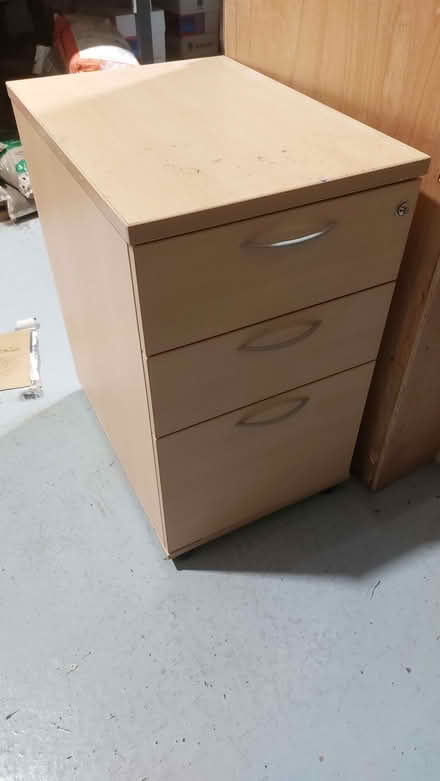 Photo of free Small drawers (Walton Summit PR5) #1