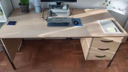 Photo of free DESK: extra large desk 160 L x 75 W x 75 H cm (Putney SW15) #1