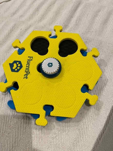 Photo of free 2 FluentPet buttons (Bethesda) #1