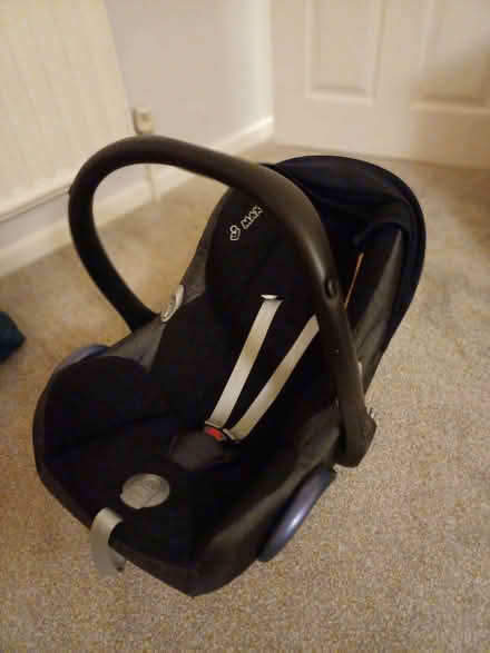 Photo of free Maxi-Cosi Baby/child car seat with handle and black shade. (Bromham MK43) #1