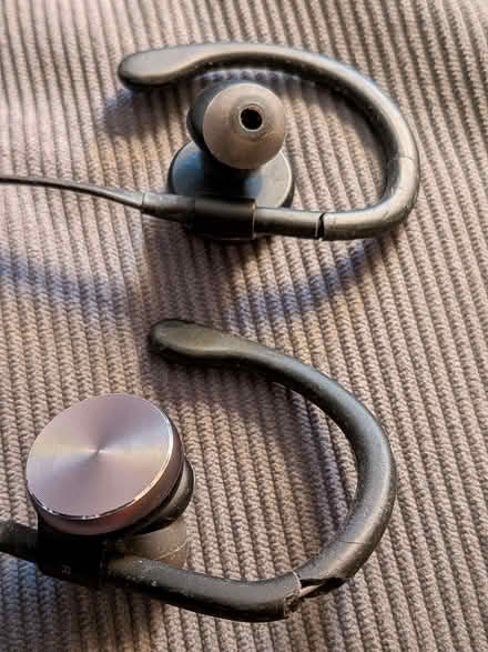 Photo of free Bluetooth over ear headphones (Cannon Park CV4) #2