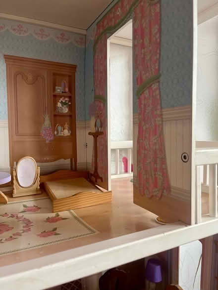 Photo of free Large Doll House (Stoneleigh KT19) #4