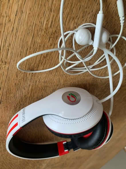 Photo of free Headphones , wired over ear (CT6) #1