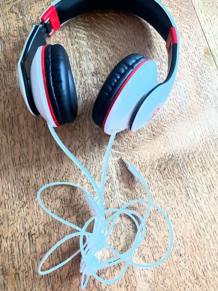 Photo of free Headphones , wired over ear (CT6) #2