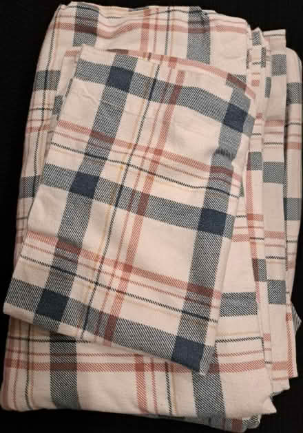 Photo of free Queen zise flannel sheets (Close to Cumberland School) #1