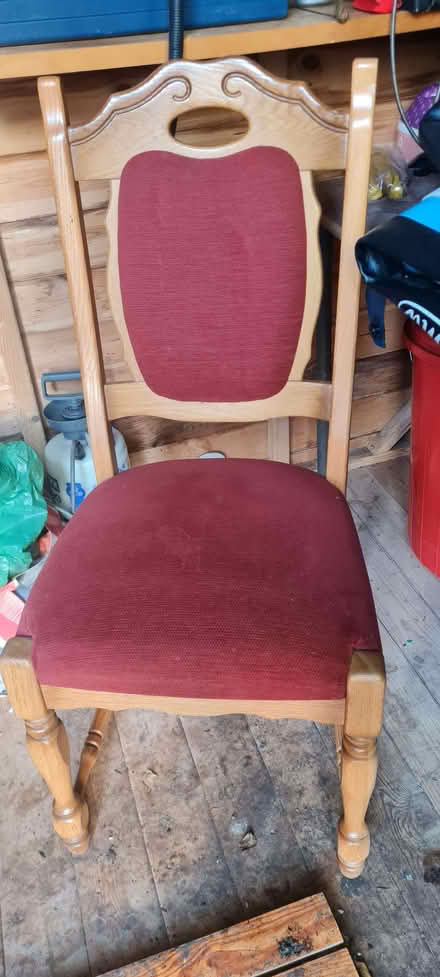 Photo of free Extendable dining table and 4 chairs (Teddington TW11) #1