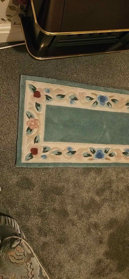 Photo of free Cream/Green Rug (Southport PR9) #4