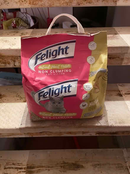Photo of free Felight Cat Litter (Poets MK40) #1