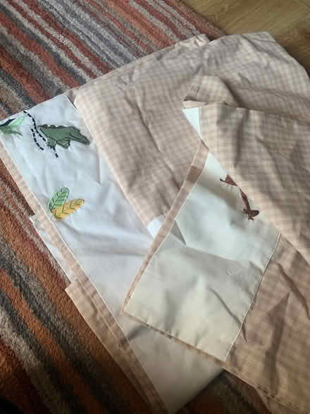 Photo of free 2 x flat sheets and pillow case (TA78JP) #1