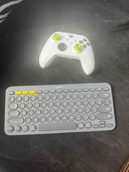 Photo of free Bluetooth keyboard and controller (Fairlington/ Shirlington area) #1
