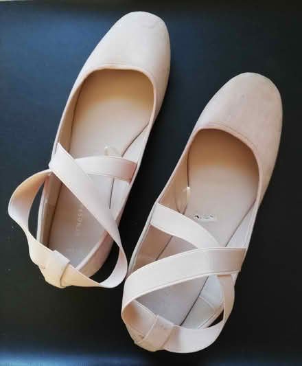 Photo of free Women's flat shoes size UK 8 (41) (NW10) #1
