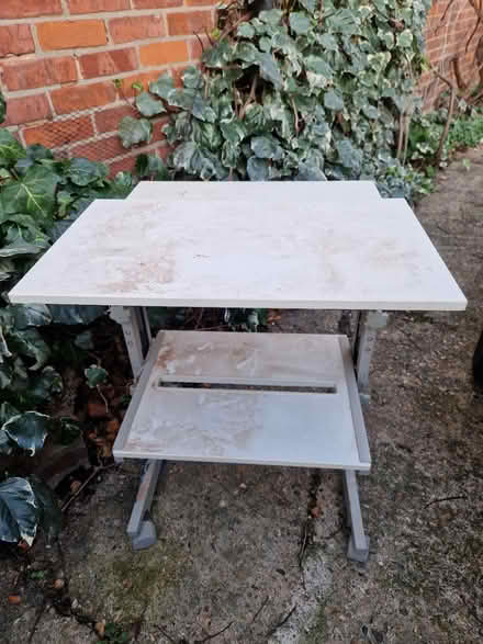 Photo of free Computer desk (TW3 Hounslow) #3