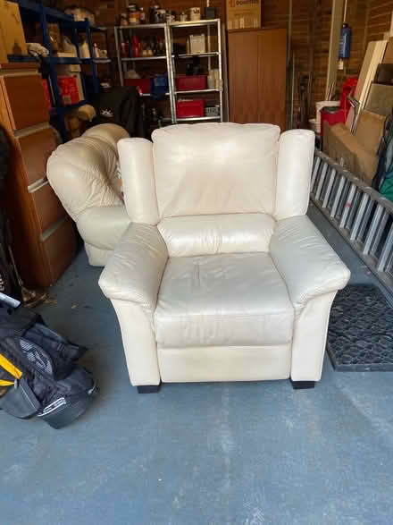 Photo of free Cream Leather electric recliner (Stoke Hammond MK17) #1