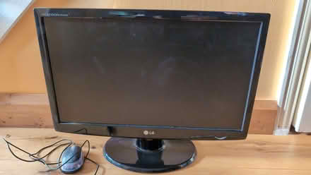 Photo of free 22" LG monitor (Bystock EX8) #1