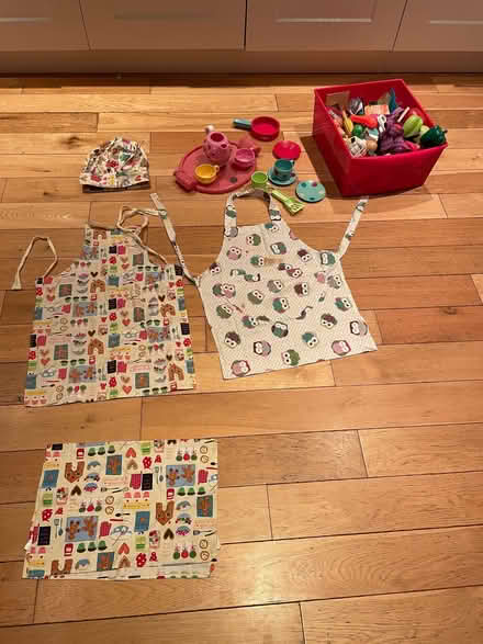 Photo of free Children’s toy kitchen foods and utensils (Shelton SY3) #1