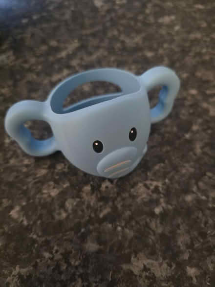 Photo of free Blue bottle holder (IG6 3s) #4