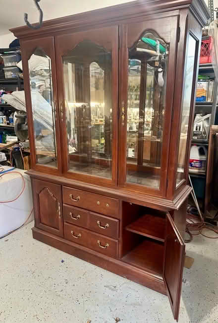 Photo of free Hutch/China Cabinet (Pittstown NJ) #1