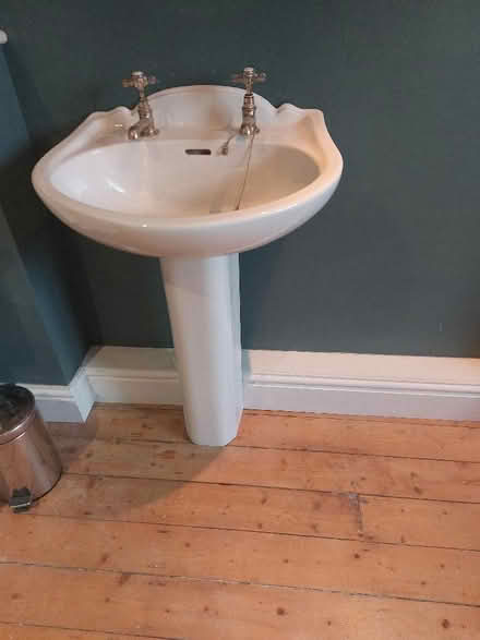 Photo of free 3 piece Shower suite (Henley SY6) #2