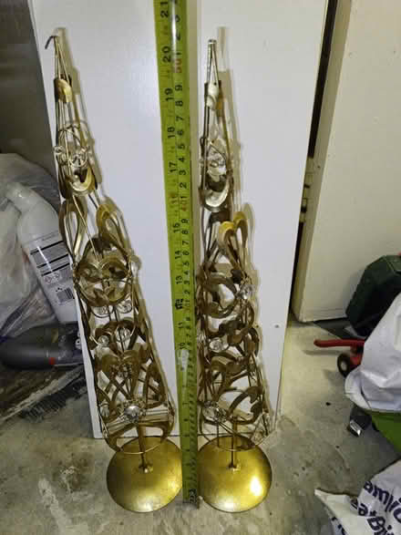 Photo of free Used decorations, water bottle (Croydon) #2