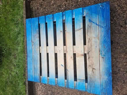 Photo of free Wooden pallet (Chesham HP5) #1