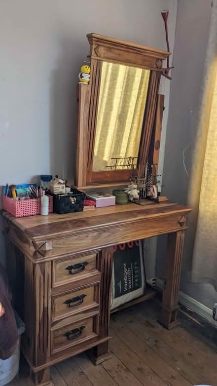 Photo of free Dressing Table (B67) #1