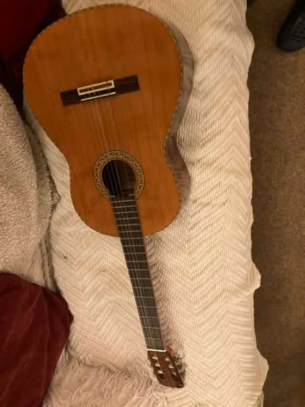 Photo of free Cracked guitar (Waterlooville) #3