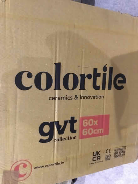 Photo of free White/light grey marble effect tiles (Moulsham CM2) #3