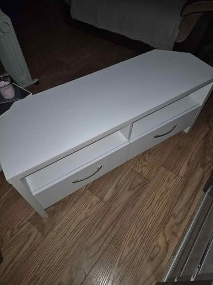 Photo of free Tv unit (Kt4 8ay) #2