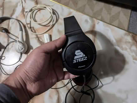 Photo of free Headphones, DVB TV stick, cables (Caledonian Road, N7) #2