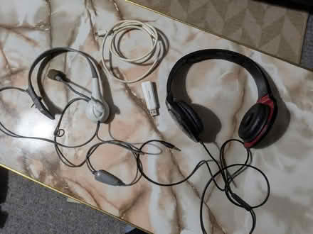 Photo of free Headphones, DVB TV stick, cables (Caledonian Road, N7) #1