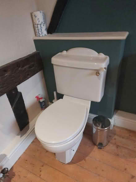 Photo of free 3 piece Shower suite (Henley SY6) #1