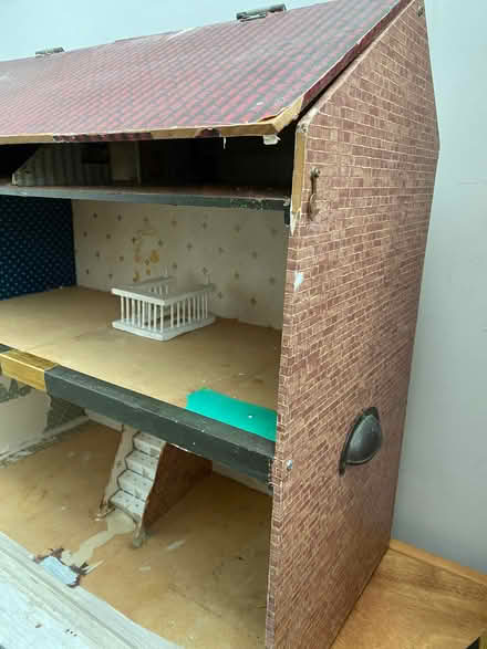 Photo of free Dolls house (Hartington Road BN2) #2