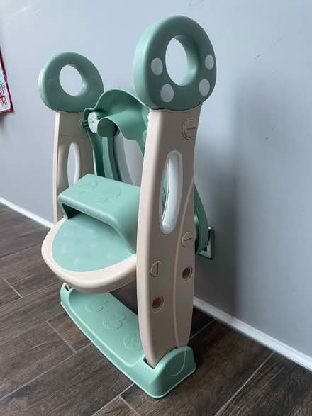 Photo of free Toilet seat with steps (CO13) #2