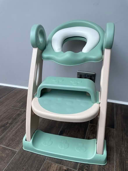Photo of free Toilet seat with steps (CO13) #1