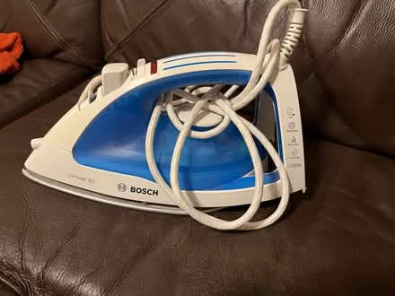 Photo of free Steam iron (Fleetville AL4) #1