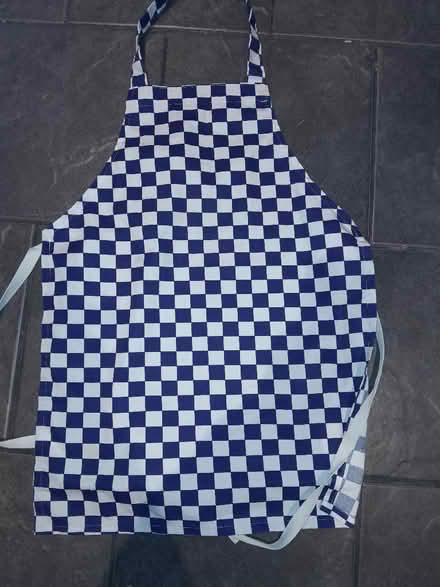 Photo of free Child's apron (Smiths Estate OX28) #1