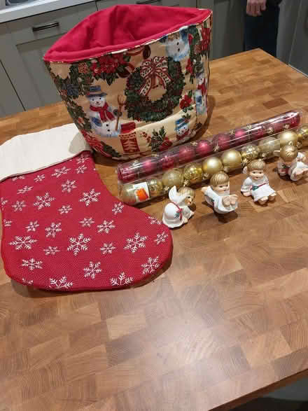 Photo of free Variety of Christmas items (LE67 2NN) #1