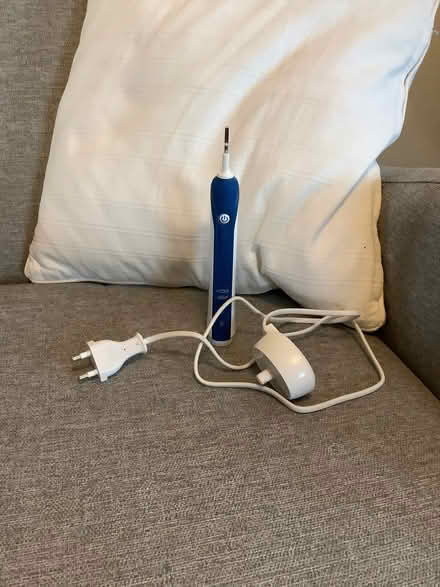 Photo of free Electric toothbrush (Corstorphine EH12) #1