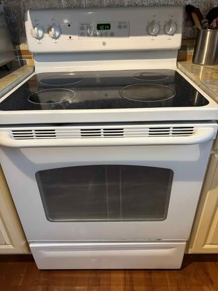 Photo of free GE Electric Stove (Stafford) #1