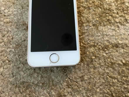 Photo of free Faulty Apple iphone SE M/head River area (windsor-maidenhead-freegle CGA SL6) #2