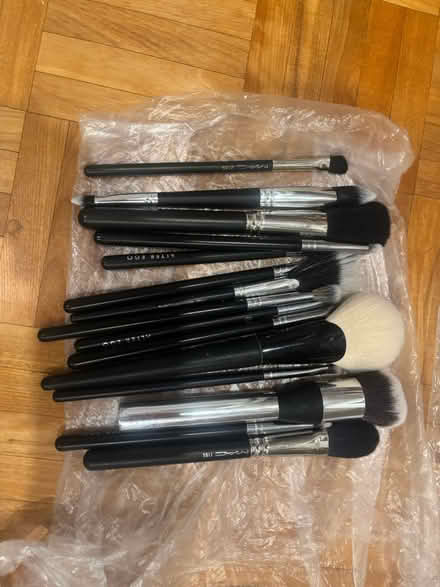 Photo of free Assorted makeup brushes (Kanata South) #4