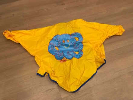 Photo of free Kids painting apron (Lightwater GU18) #1