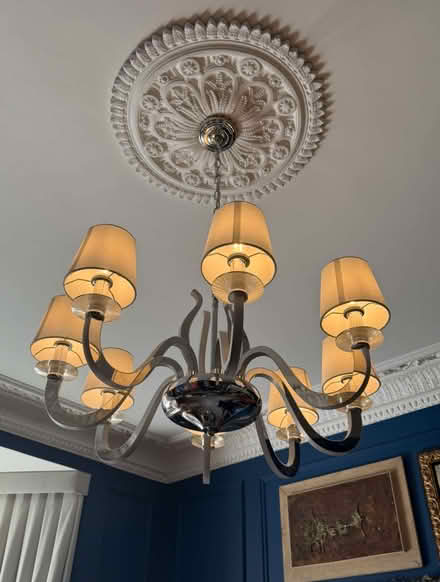Photo of free Beautifull contemporary chandelier in impecable condition (Earls Court SW5) #1