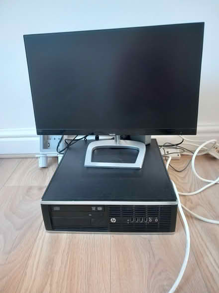 Photo of free old computer and screen (Bare LA4) #1