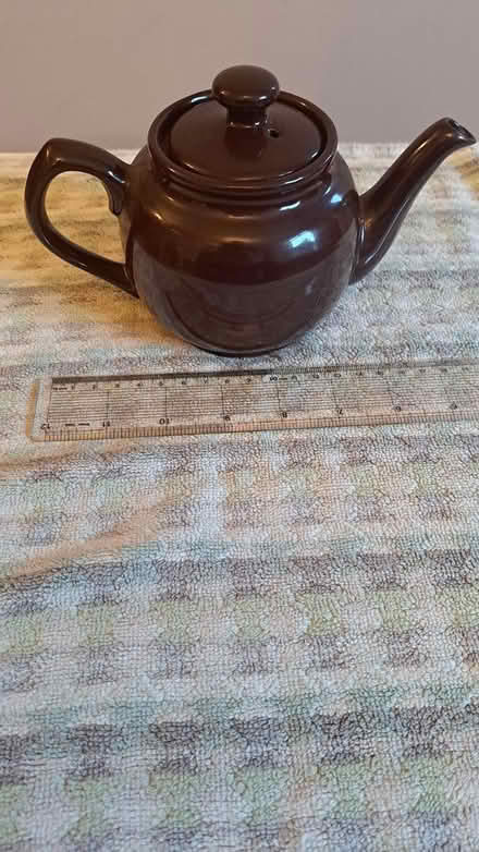 Photo of free Small china teapot (Littlehaven) #1