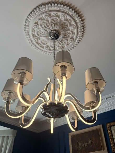 Photo of free Beautifull contemporary chandelier in impecable condition (Earls Court SW5) #2