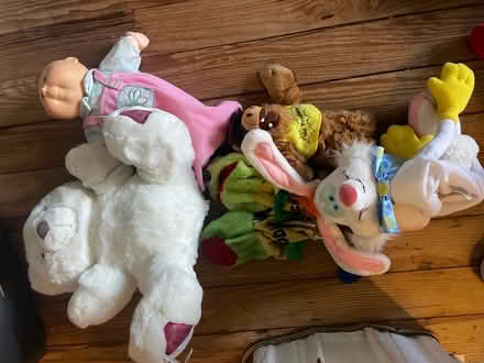 Photo of free Stuffed animals (69th Ave btw 60th Ln & 60th st) #1