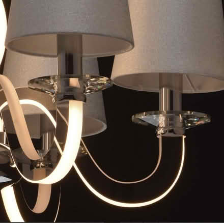 Photo of free Beautifull contemporary chandelier in impecable condition (Earls Court SW5) #4