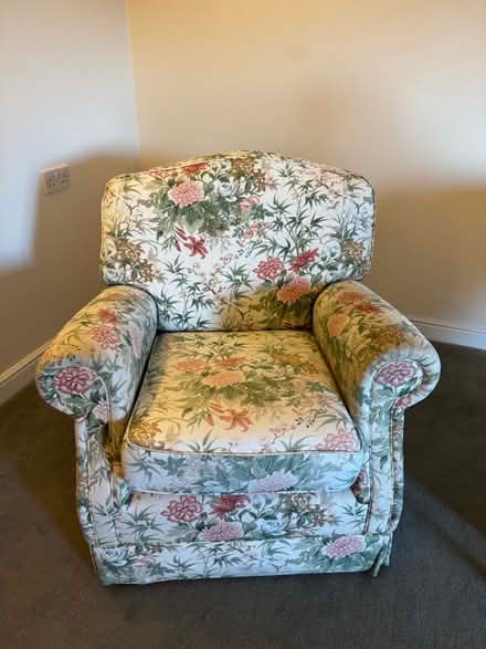 Photo of free Sofa and chairs (The Grange EH9) #1